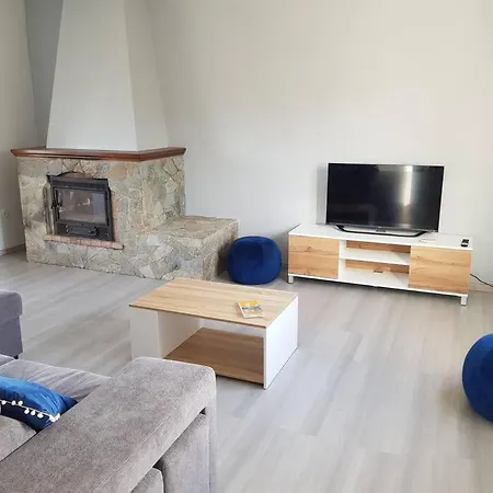 Ovu Piscine Chauffee Entre Et Montagne A 1 Km De La *